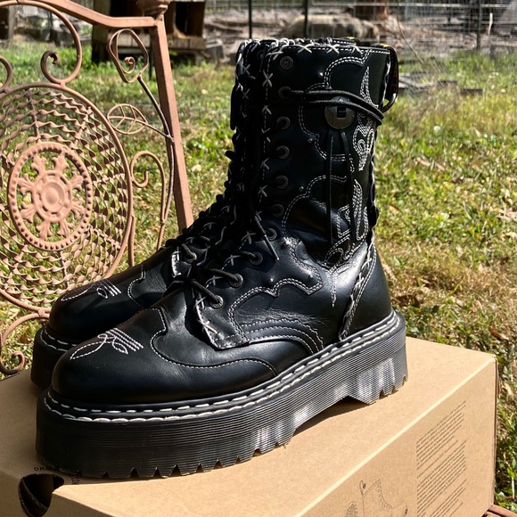 Doc Marten’s Jadon Hi American Gothic ~ Women’s 11 (US) Men’s 10 (US) - Picture 6 of 9